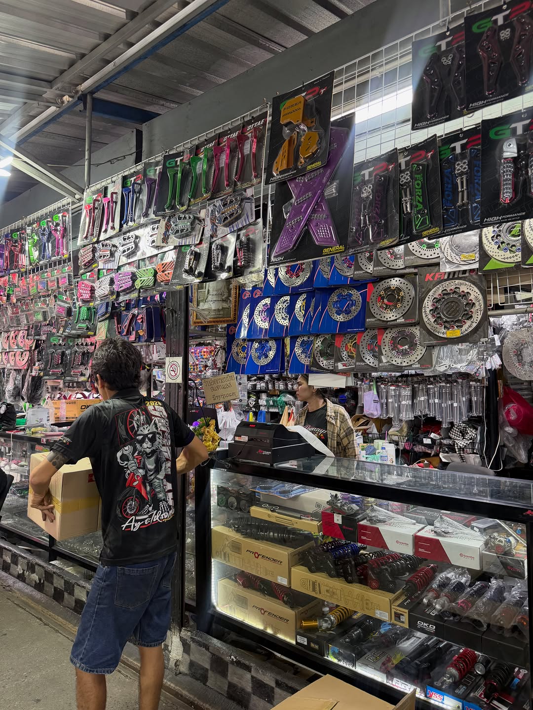 タイ・バンコクのローカルなバイクパーツ市場を視察 / Scouting a local motorcycle-parts market in Bangkok, Thailand